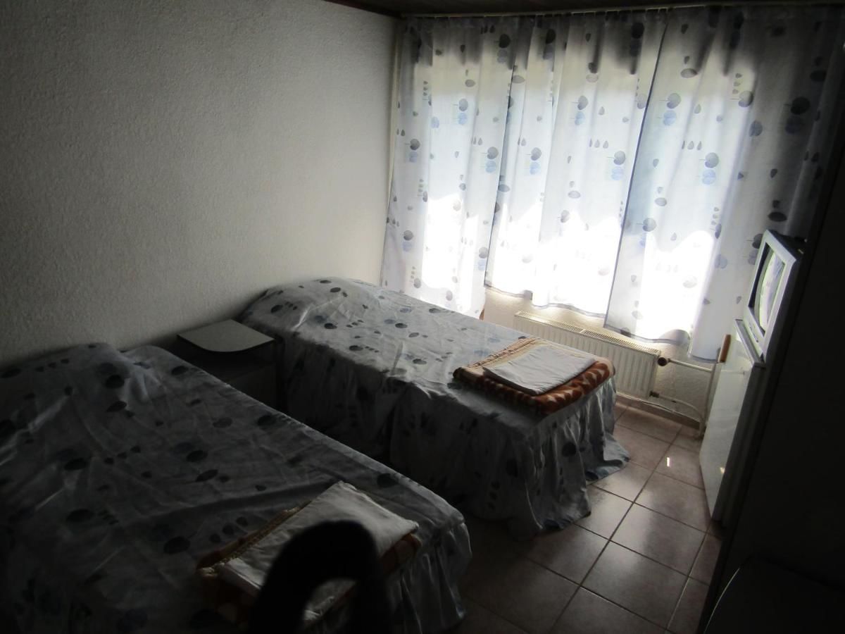 Хостелы Hostel Papagal Варна